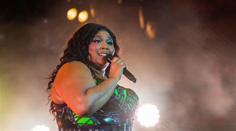 lizzo skandal|Lizzo accused of sexual harassment and fat